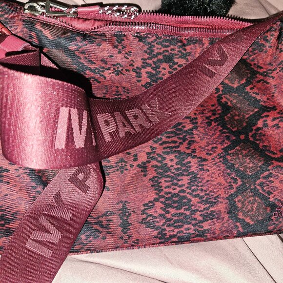 Ivy Park X Adidas Large Red Burgundy Oversized Fanny Pack Crossbody Belt Bag - Picture 4 of 7
